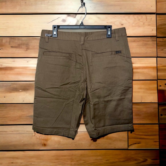 Volcom men’s shorts - Picture 2 of 5